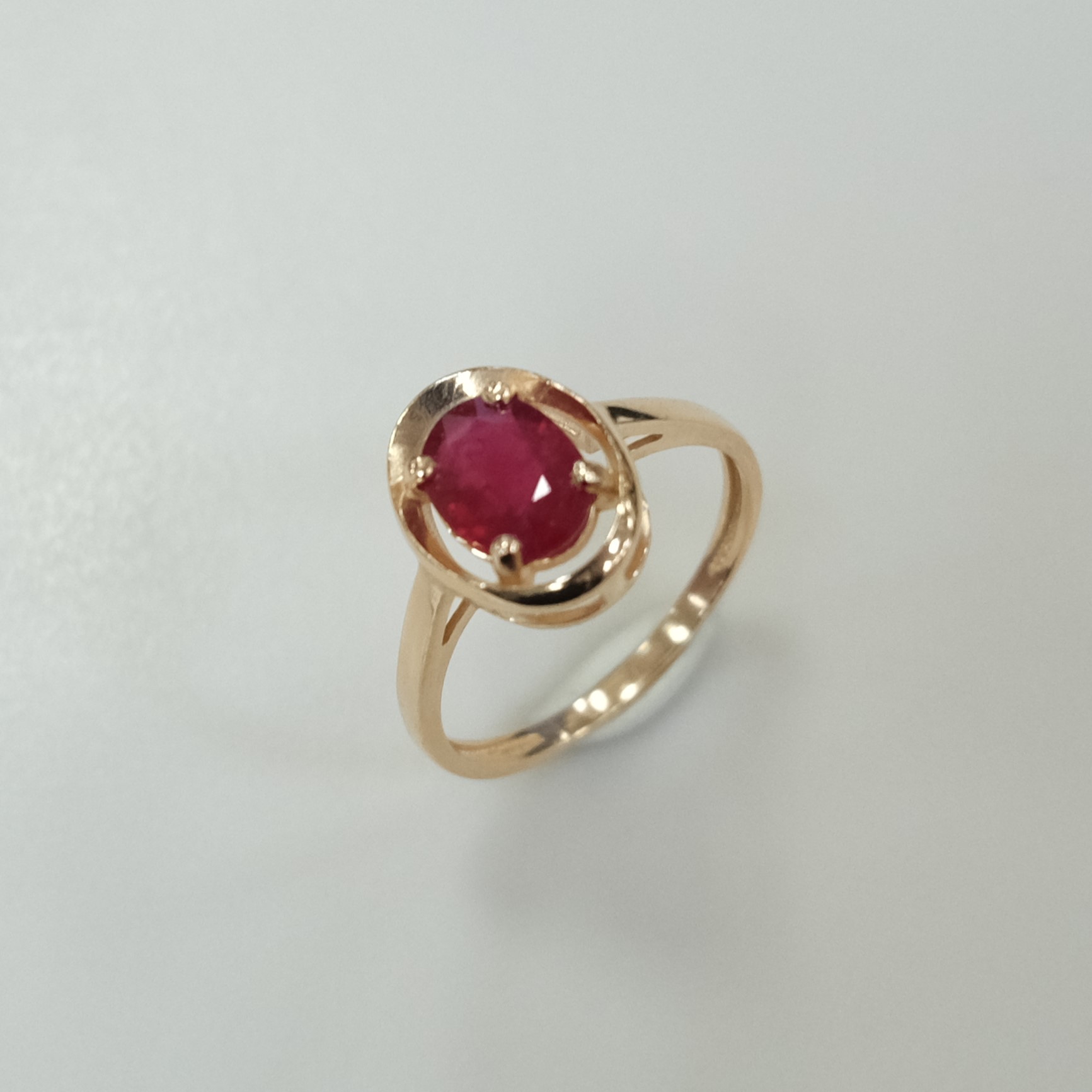 Серебряное кольцо с рубином